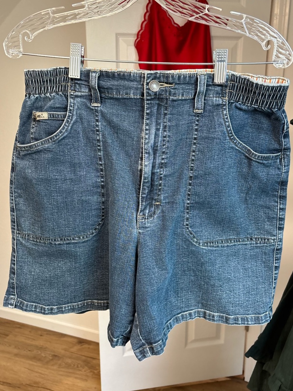 Lee At the Waist utility patch pockets, elastic waist size 14M